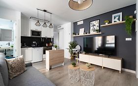 Apartamento Manola con terraza junto al Corte Inglés